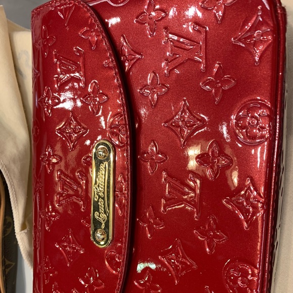 I have too much so I want clean my closets - Picture 2 of 5